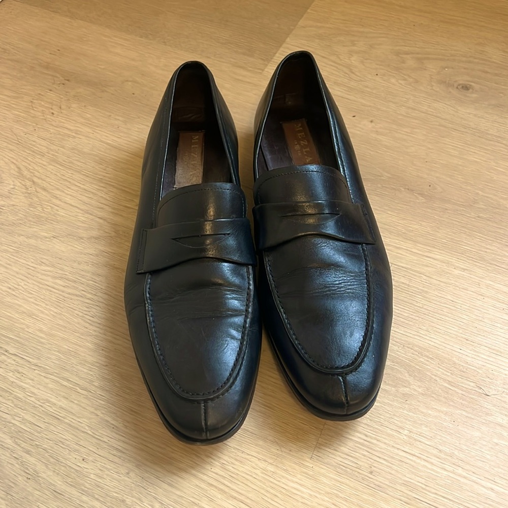 Mezlan Black Penny Loafers